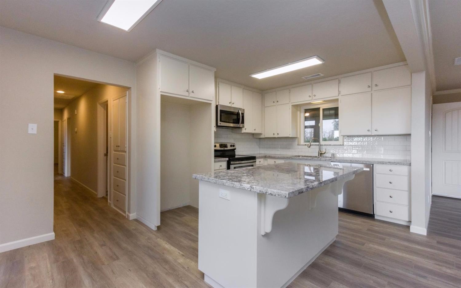 1088 North Del Rey Avenue Sanger, CA 93657 - Photo 7 of 10 Gallery Image 7