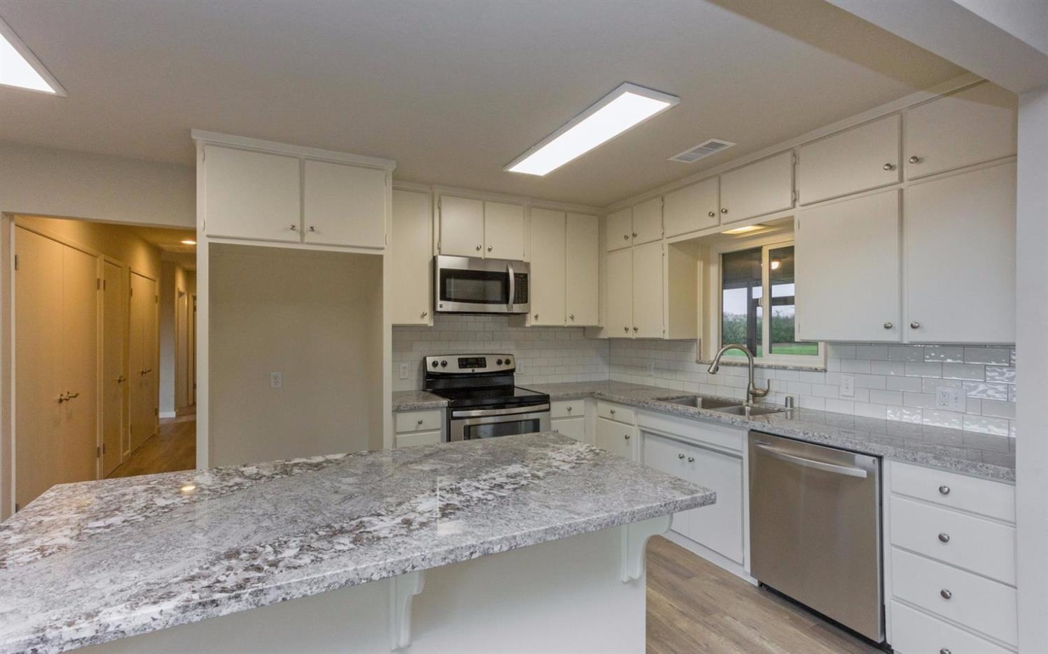 1088 North Del Rey Avenue Sanger, CA 93657 - Photo 8 of 10 Gallery Image 8