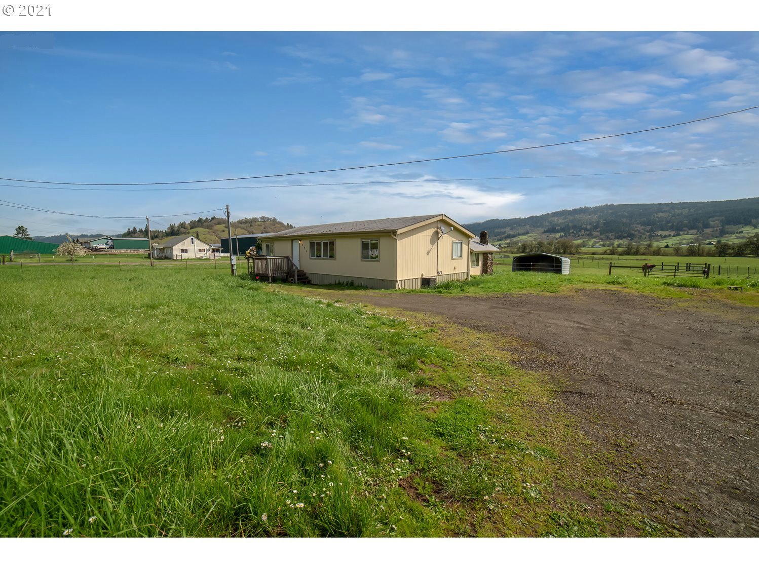 741 Eagle Valley Road Oakland, OR 97462 - Photo 4 of 32 Gallery Image 4