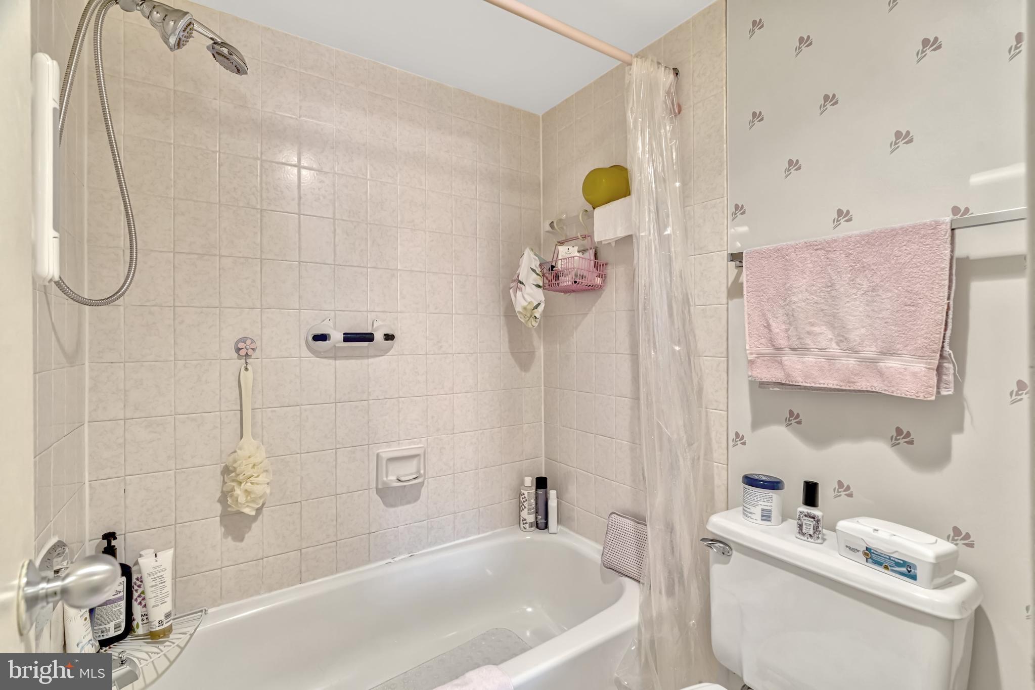 5505 Seminary Road, Unit 1215N Falls Church, VA 22041 - Photo 34 of 49 Master Bathroom