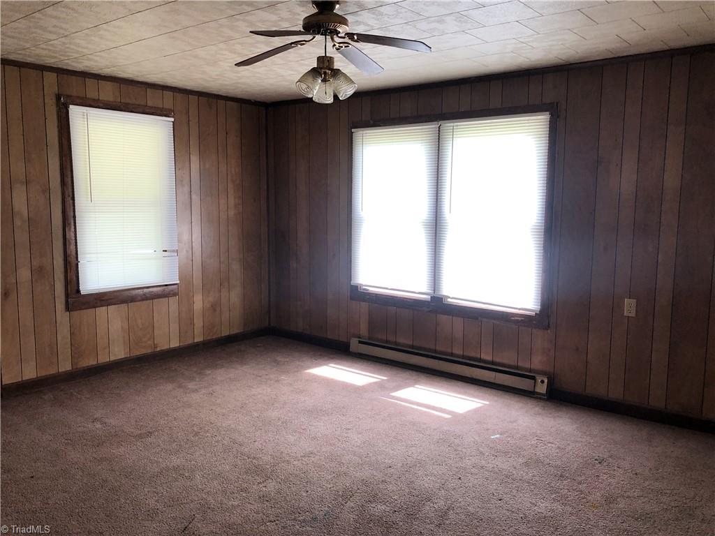890 Cunningham Road Thomasville, NC 27360 - Photo 4 of 11 Room in the house