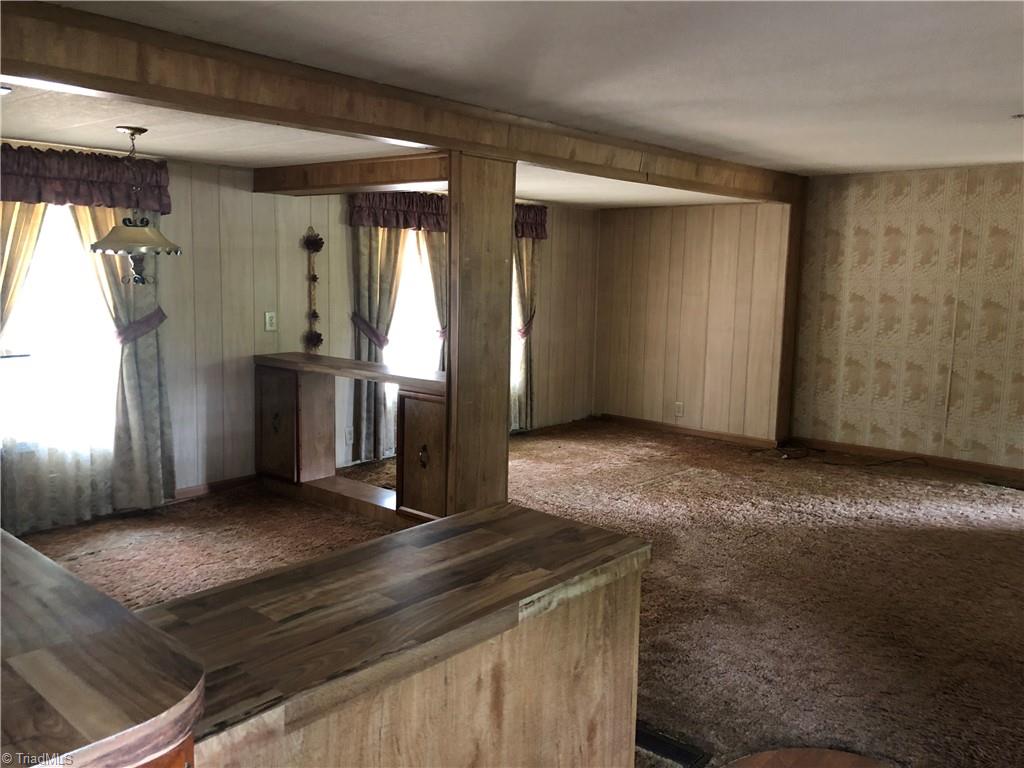 890 Cunningham Road Thomasville, NC 27360 - Photo 9 of 11 Inside the mobile home