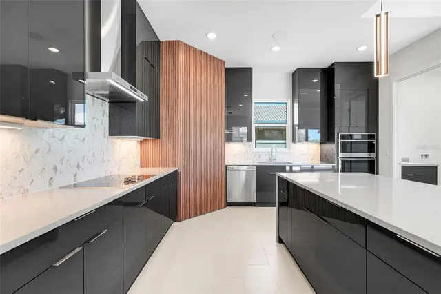 $950,000 | 138 New Leatherwood Drive, Palm Coast, FL 32137