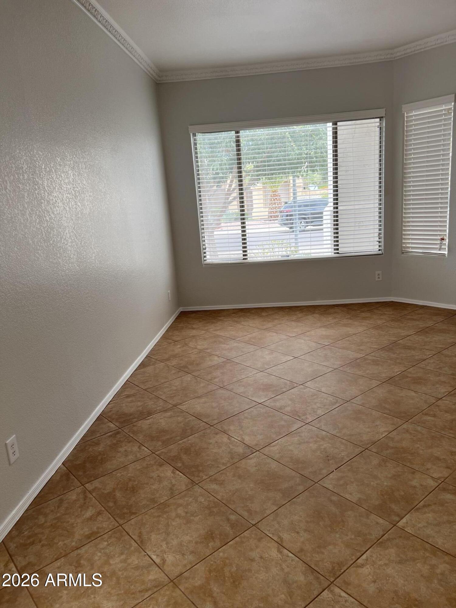 407 West Helena Drive Phoenix, AZ 85023 - Photo 4 of 10 Great Room