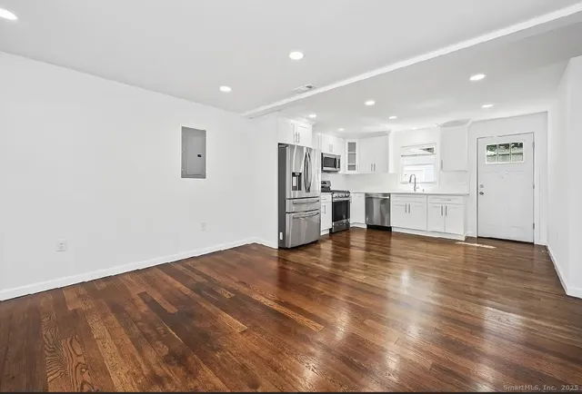 $2,850 | 405 Ruth Street, Bridgeport, CT 06606