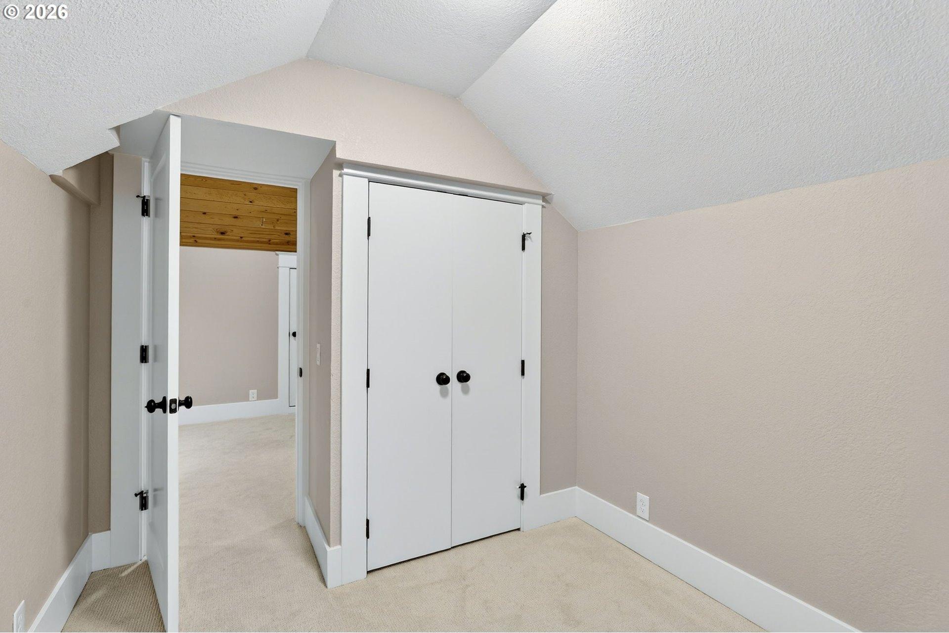 5465 Southwest Scholls Ferry Road Portland, OR 97225 - Photo 33 of 45 Gallery Image 33