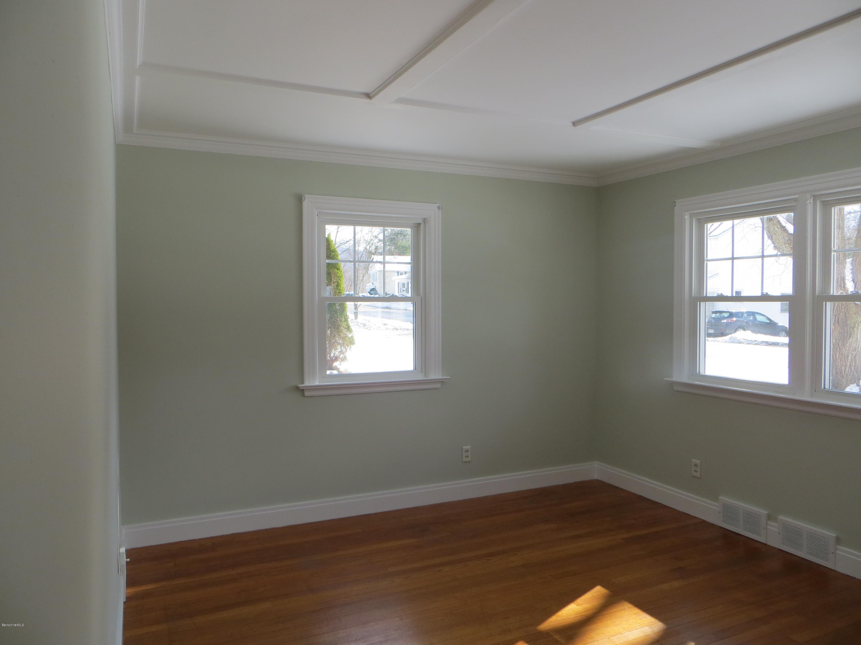 1148 North Hoosac Road Williamstown, MA 01267 - Photo 3 of 30 LR 6