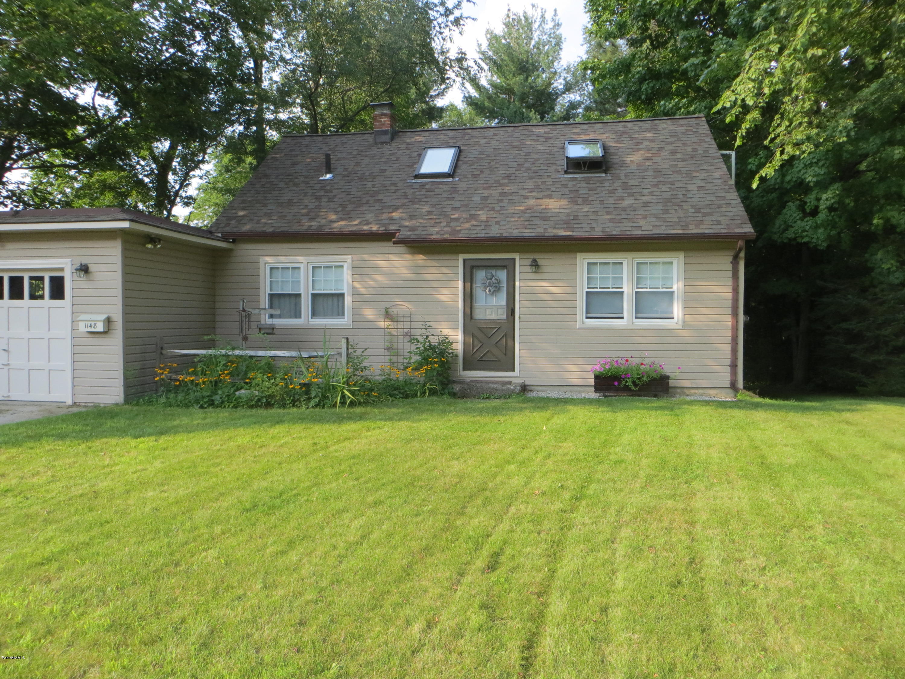 1148 North Hoosac Road Williamstown, MA 01267 - Photo 29 of 30 Front 3
