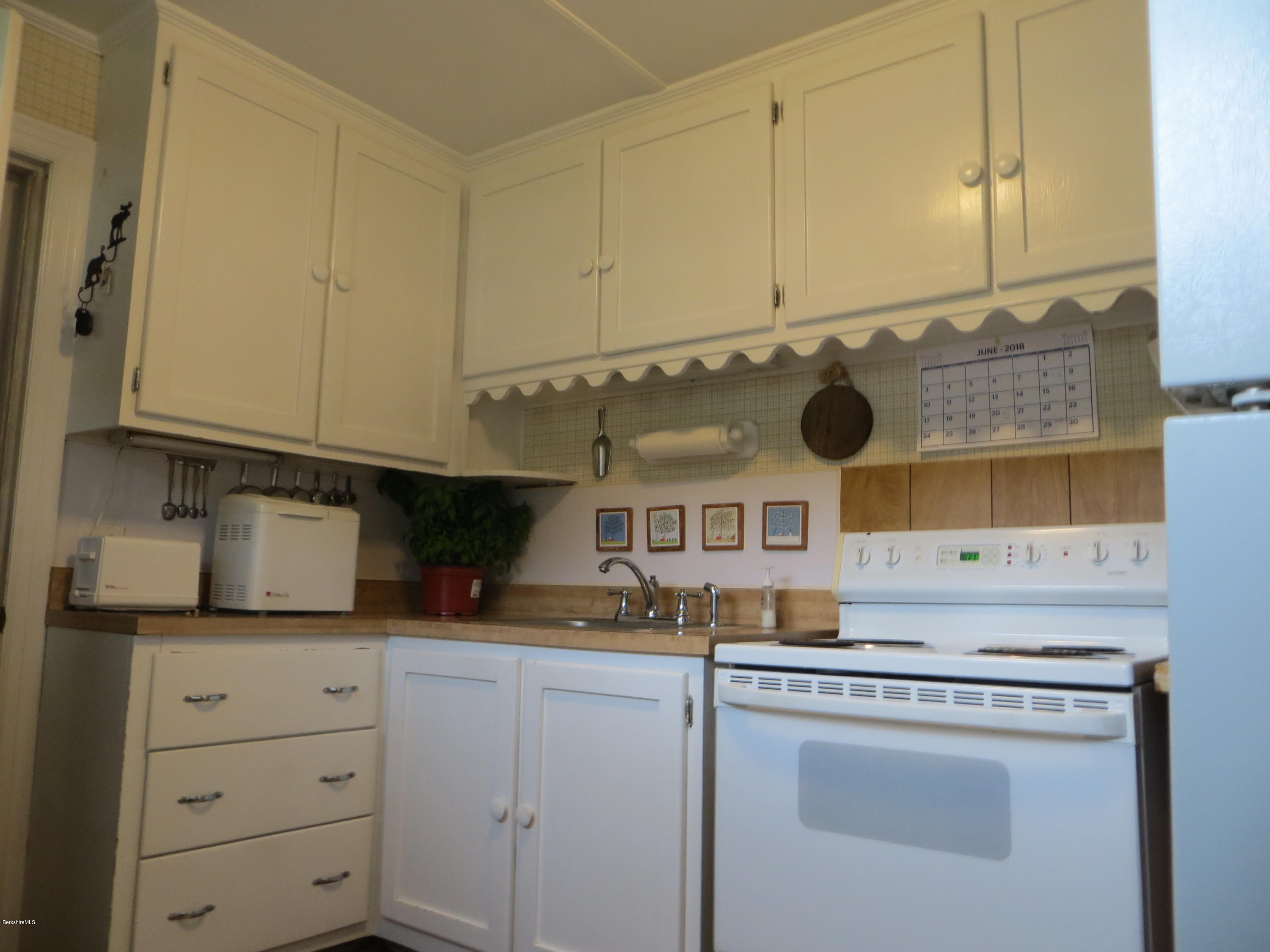 1148 North Hoosac Road Williamstown, MA 01267 - Photo 10 of 30 Kitchen4