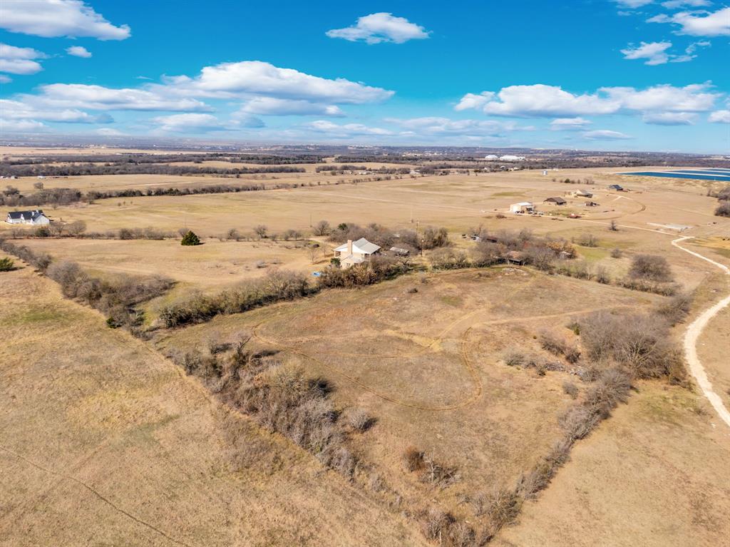 10400 Baucum Road Midlothian, TX 76065 - Photo 11 of 17 a view of an ocean beach