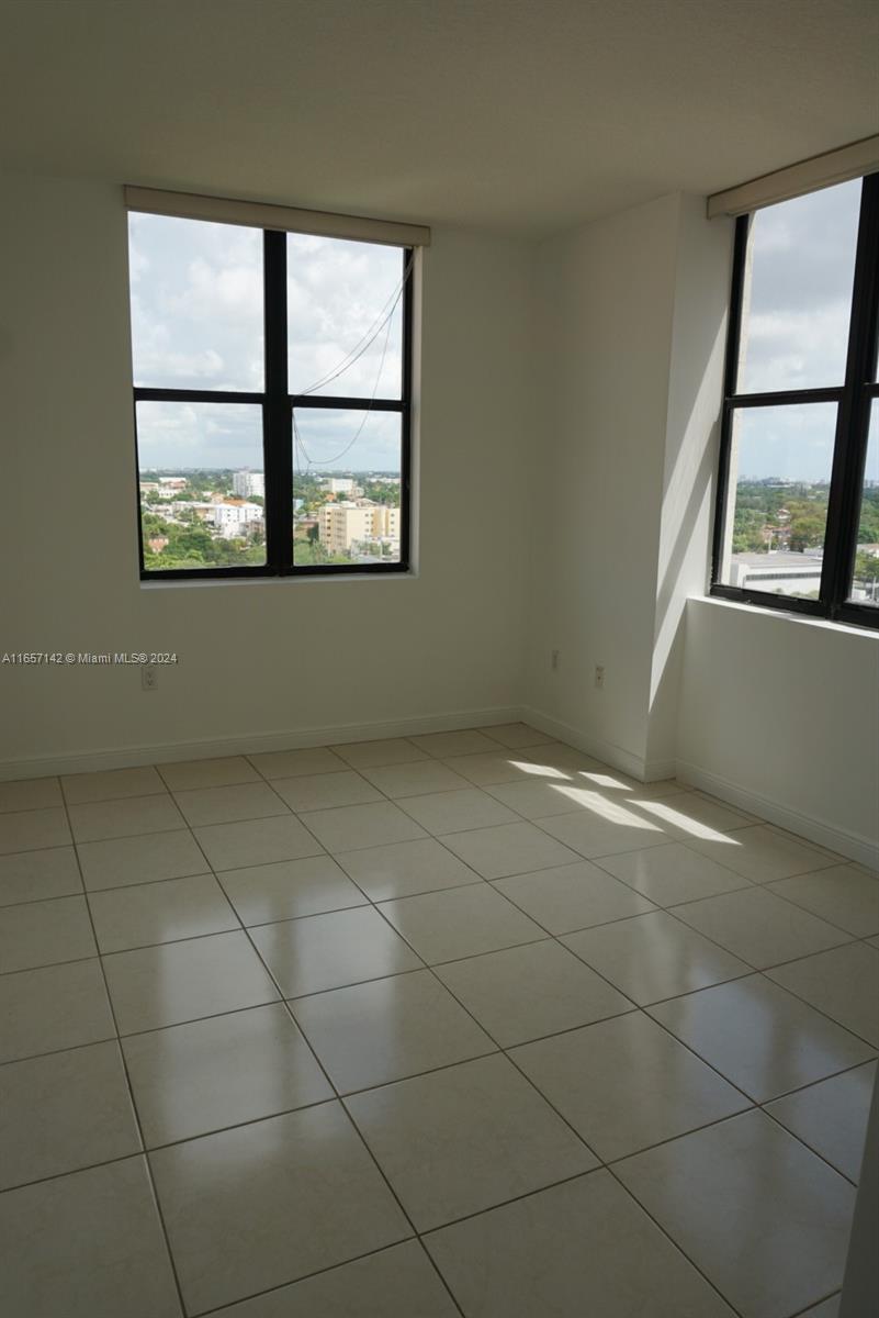 888 Douglas Road, Unit 1017 Coral Gables, FL 33134 - Photo 15 of 20 second bedroom