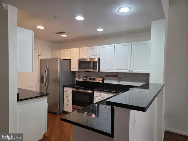 $3,000 | 1930 Crescent Park Drive, Unit 29A, Reston, VA 20190