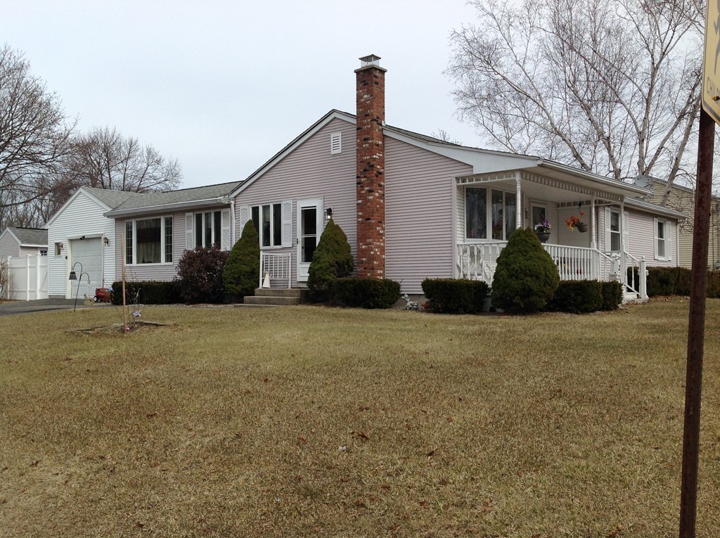 26 Stanley Street Springfield, MA 01104 - Photo 5 of 8