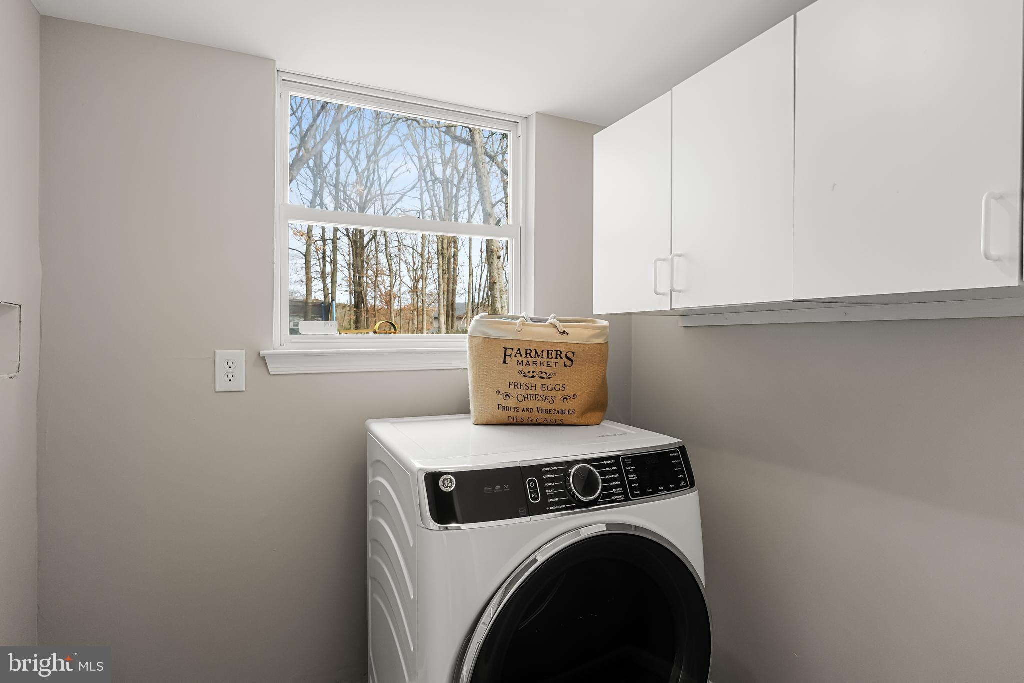 150 Baker Avenue Atco, NJ 08004 - Photo 18 of 32 a utility room with dryer and washer