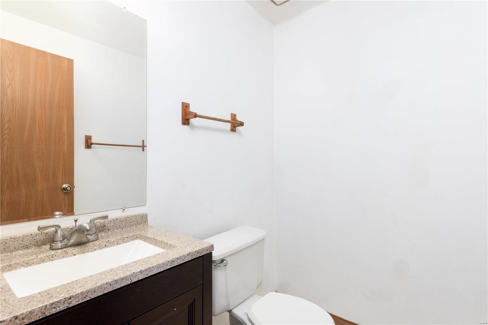 904 Caseyville Road Collinsville, IL 62234 - Photo 13 of 19 Gallery Image 13