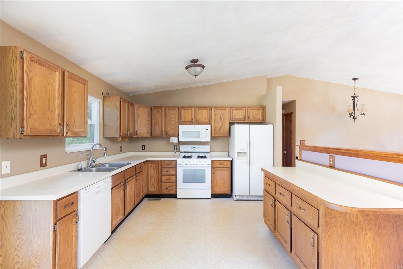 904 Caseyville Road Collinsville, IL 62234 - Photo 7 of 19 Gallery Image 7