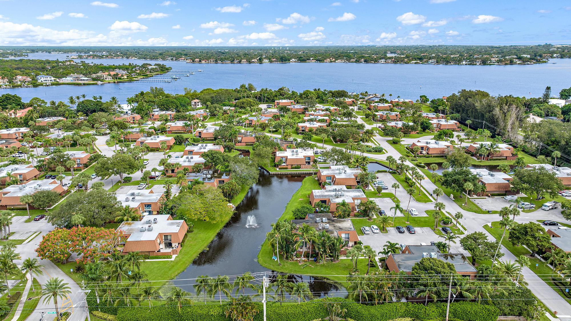 825 Center Street, Unit 1B Jupiter, FL 33458 - Photo 22 of 28 Aerial
