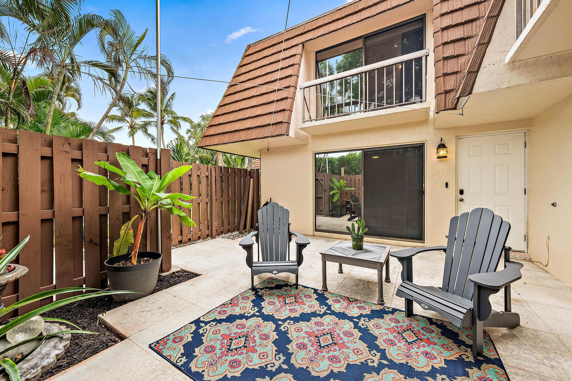 825 Center Street, Unit 1B Jupiter, FL 33458 - Photo 5 of 28 Patio