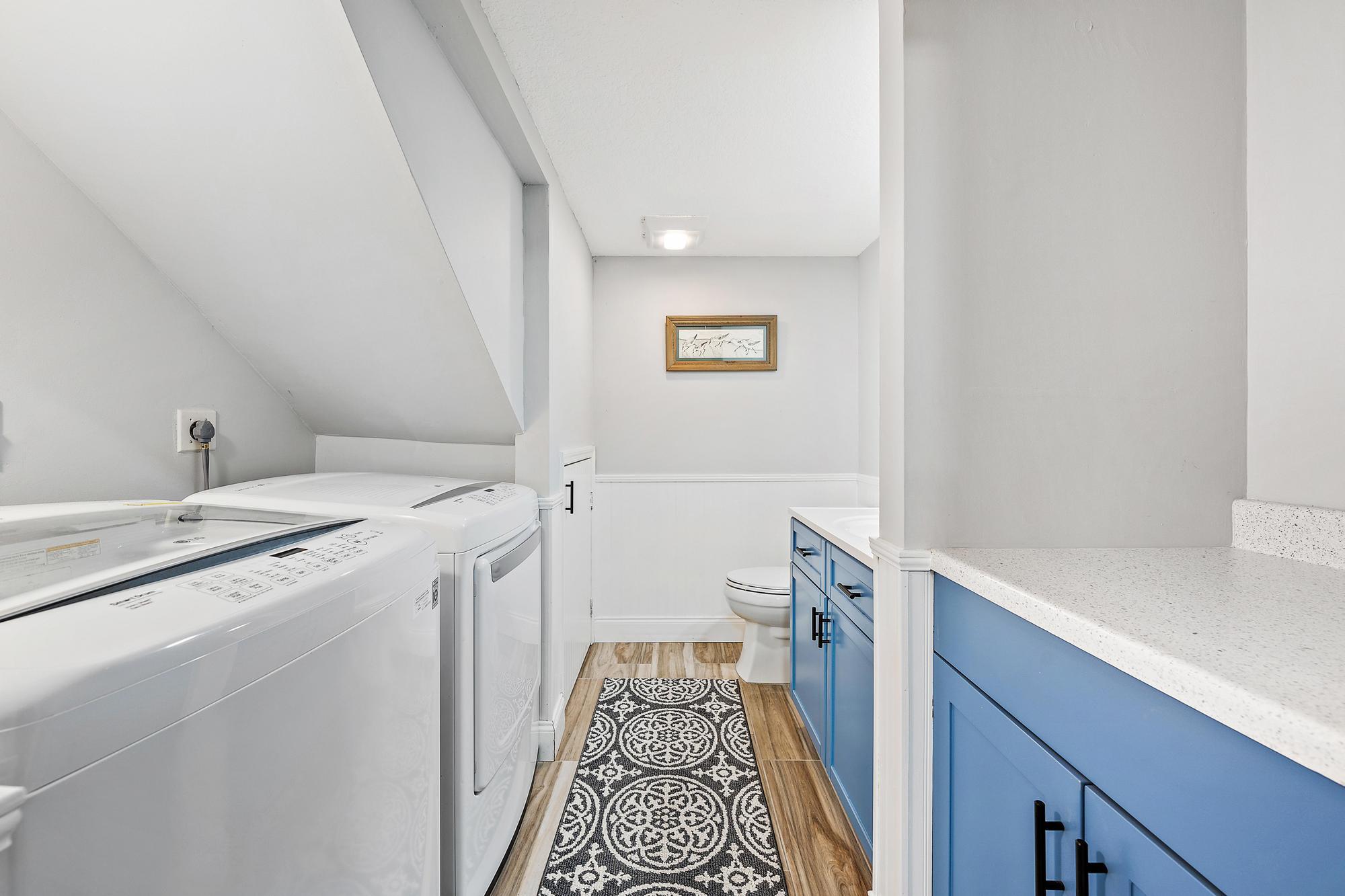 825 Center Street, Unit 1B Jupiter, FL 33458 - Photo 6 of 28 Downstairs Bath