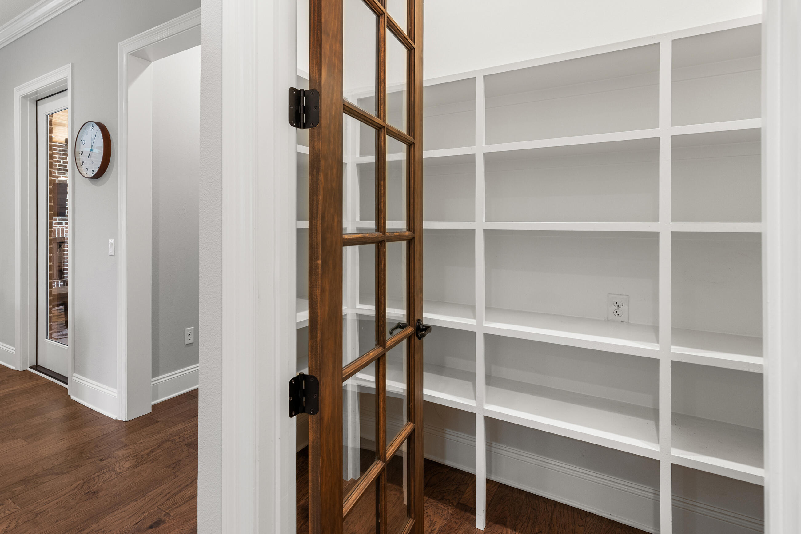 236 Revana Way Freeport, FL 32439 - Photo 22 of 96 Walk-in Pantry