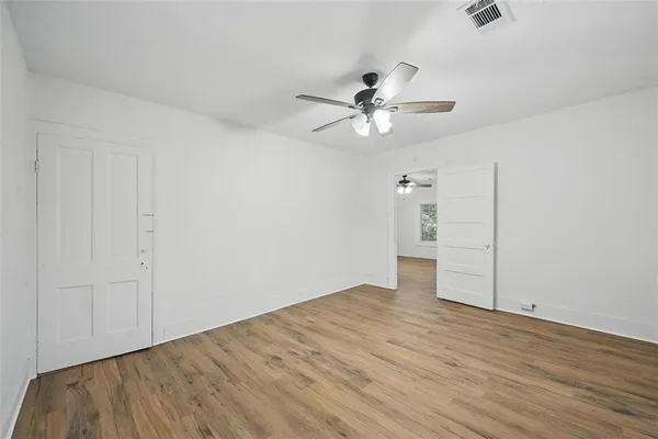 $1,175 | 906 East Houston Street, Sherman, TX 75090