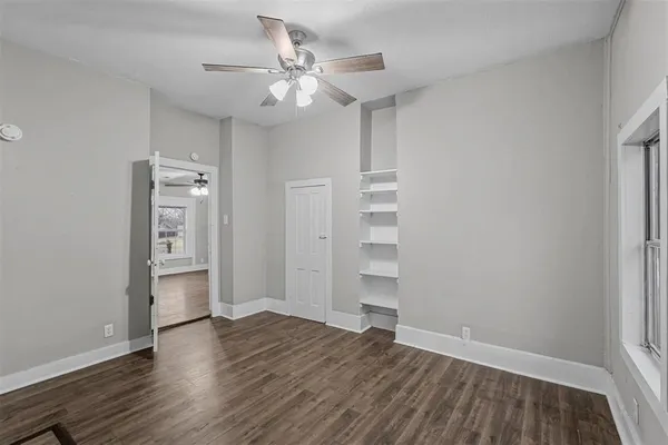 $1,175 | 906 East Houston Street, Sherman, TX 75090