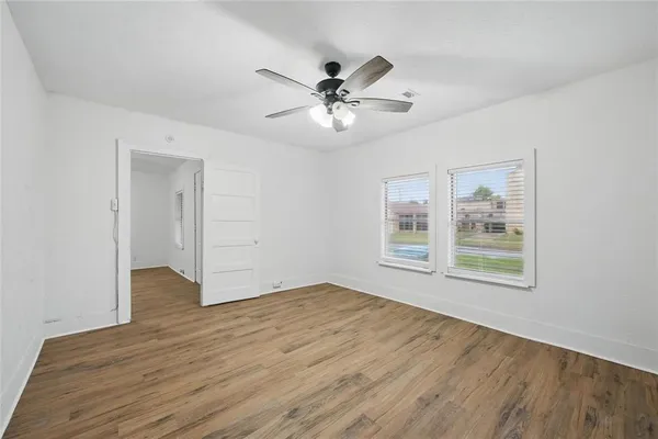 $1,175 | 906 East Houston Street, Sherman, TX 75090