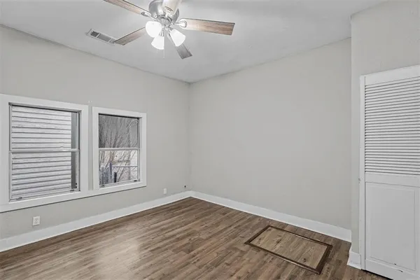 $1,175 | 906 East Houston Street, Sherman, TX 75090