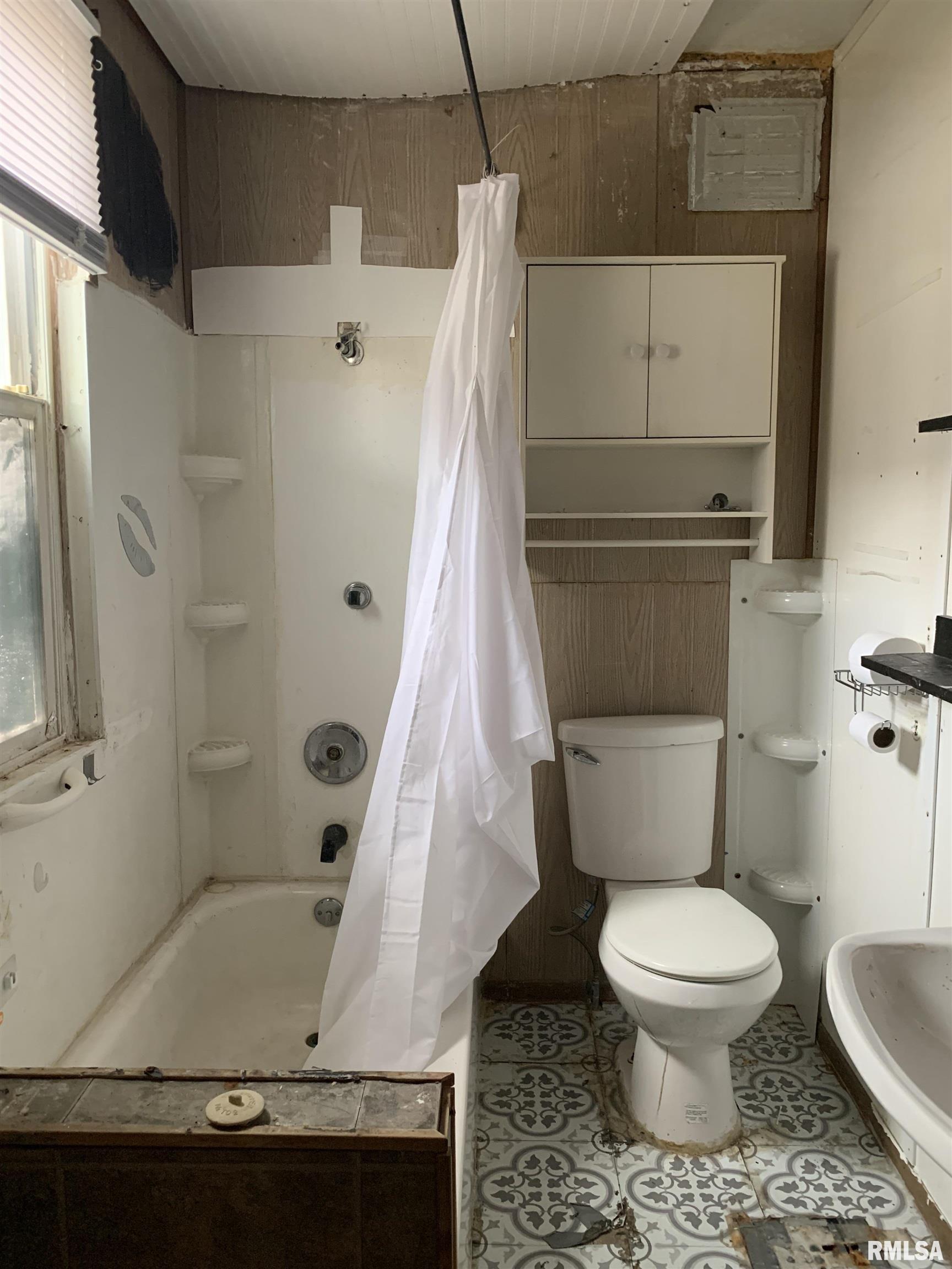 2810 Lind Street Quincy, IL 62301 - Photo 7 of 13