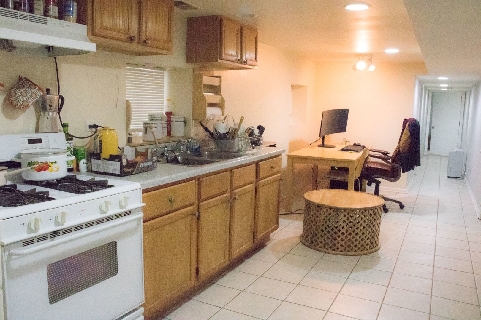 6310 West Warwick Avenue, Unit G Chicago, IL 60634 - Photo 5 of 10 a view of kitchen with appliances