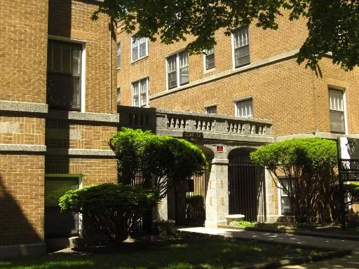 $1,795 | 7522 North Hoyne Avenue, Unit 2N, Chicago, IL 60645