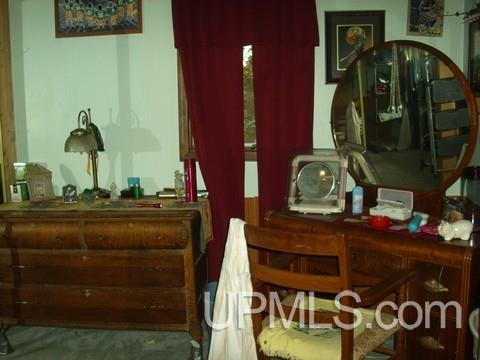 6672 65 Road Gladstone, MI 49837 - Photo 8 of 21