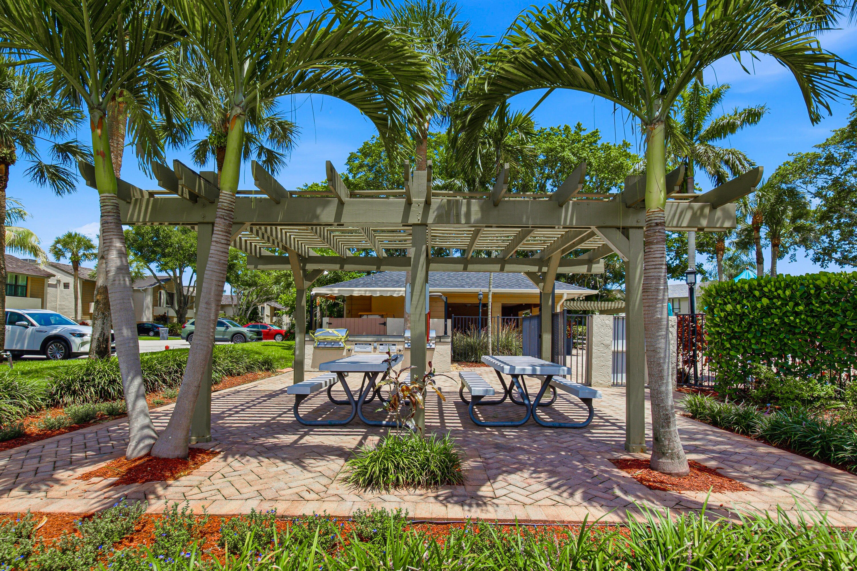 6024 Glendale Drive Boca Raton, FL 33433 - Photo 33 of 36 Pool - BBQ Area