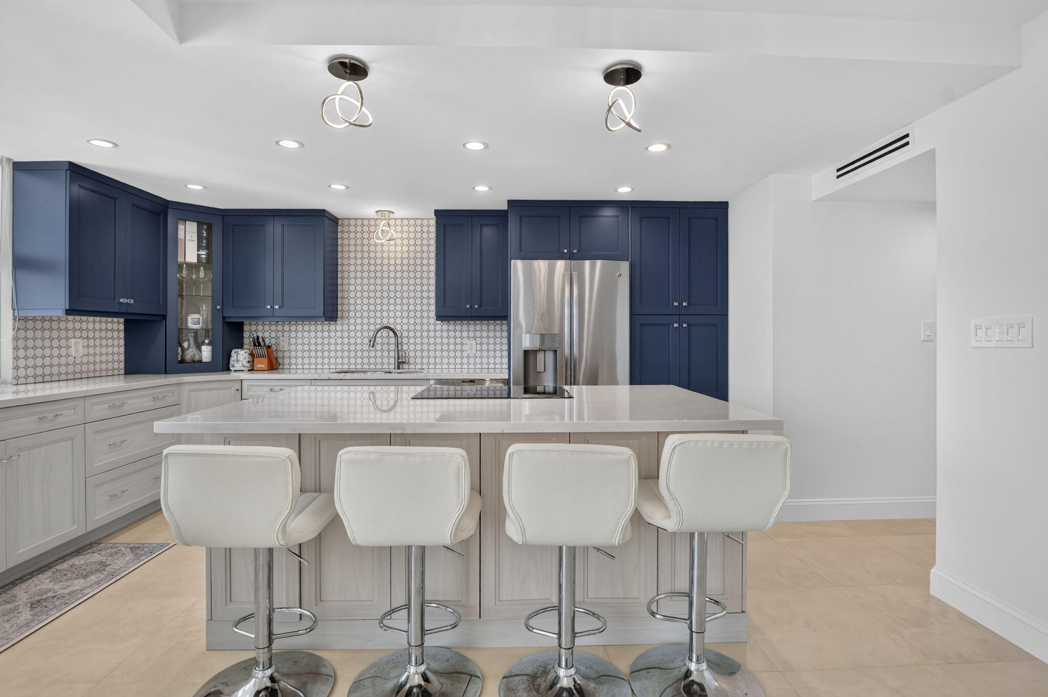 2000 South Ocean Boulevard, Unit 16B Boca Raton, FL 33432 - Photo 10 of 75 Coastal kitchen