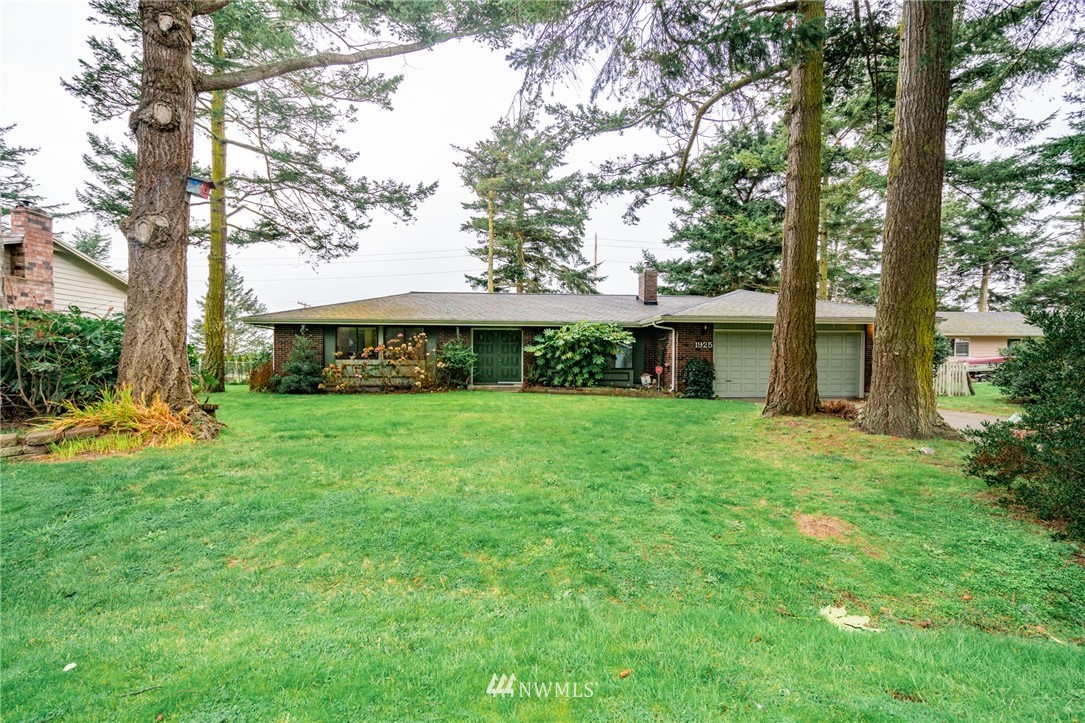 1925 Island View Road Oak Harbor, WA 98277 - Photo 1 of 20 Gallery Image 1