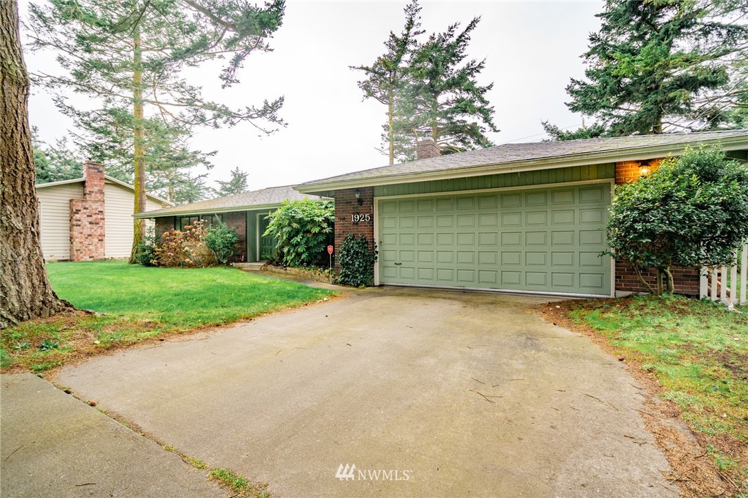 1925 Island View Road Oak Harbor, WA 98277 - Photo 2 of 20 Gallery Image 2
