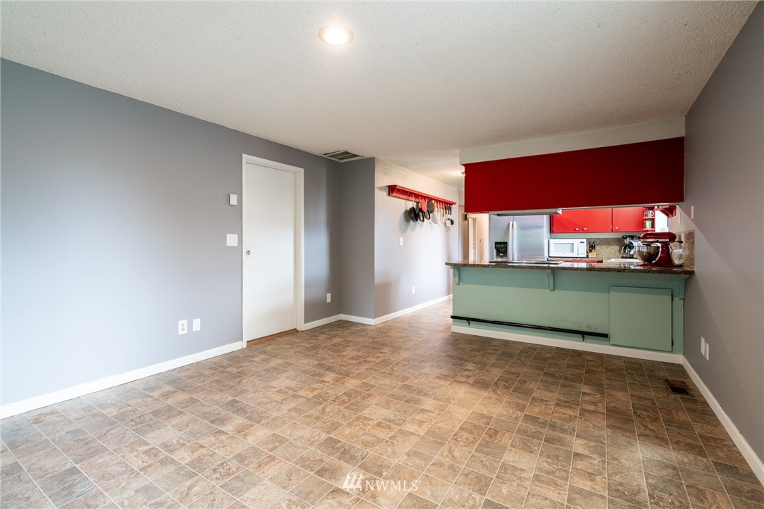 1925 Island View Road Oak Harbor, WA 98277 - Photo 14 of 20 Gallery Image 14