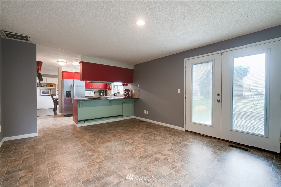 1925 Island View Road Oak Harbor, WA 98277 - Photo 15 of 20 Gallery Image 15