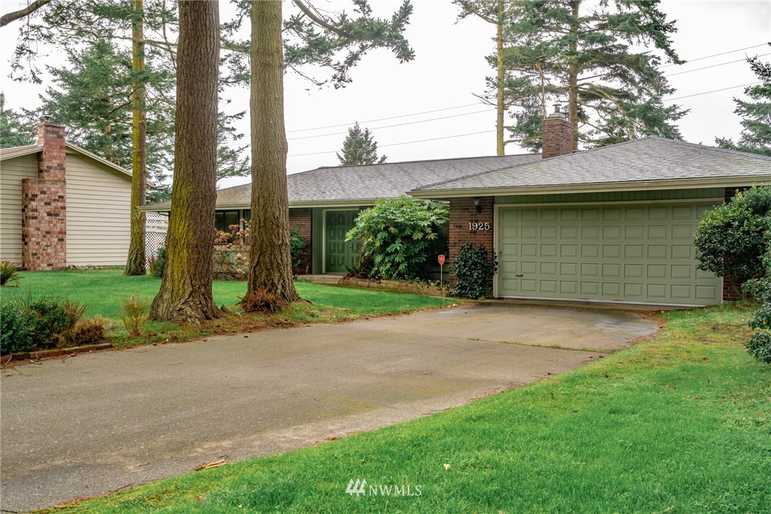 1925 Island View Road Oak Harbor, WA 98277 - Photo 3 of 20 Gallery Image 3