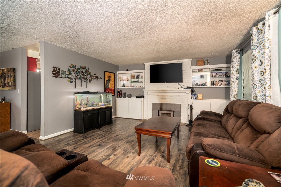 1925 Island View Road Oak Harbor, WA 98277 - Photo 5 of 20 Gallery Image 5