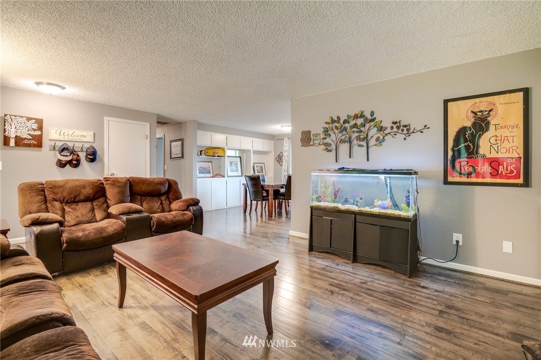 1925 Island View Road Oak Harbor, WA 98277 - Photo 6 of 20 Gallery Image 6