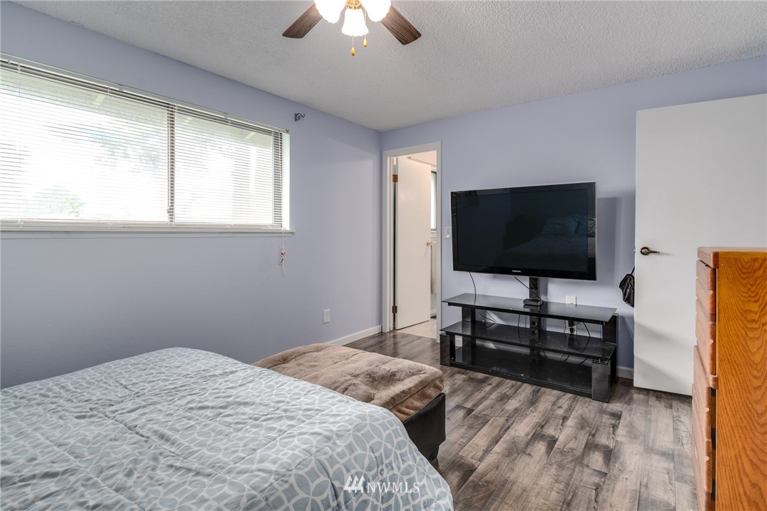 1925 Island View Road Oak Harbor, WA 98277 - Photo 9 of 20 Gallery Image 9