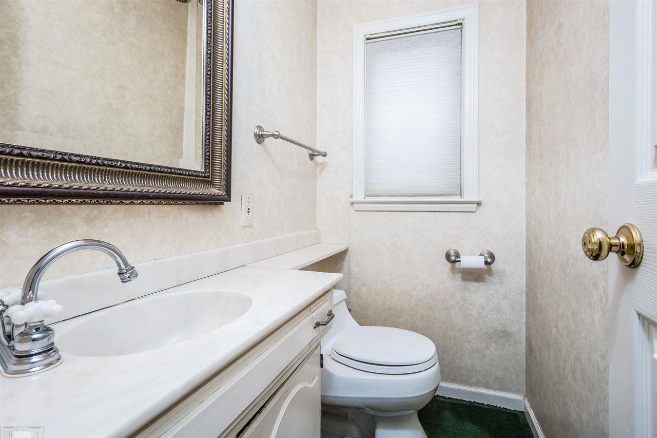 1630 Oxford Road Grosse Pointe Woods, MI 48236 - Photo 26 of 50