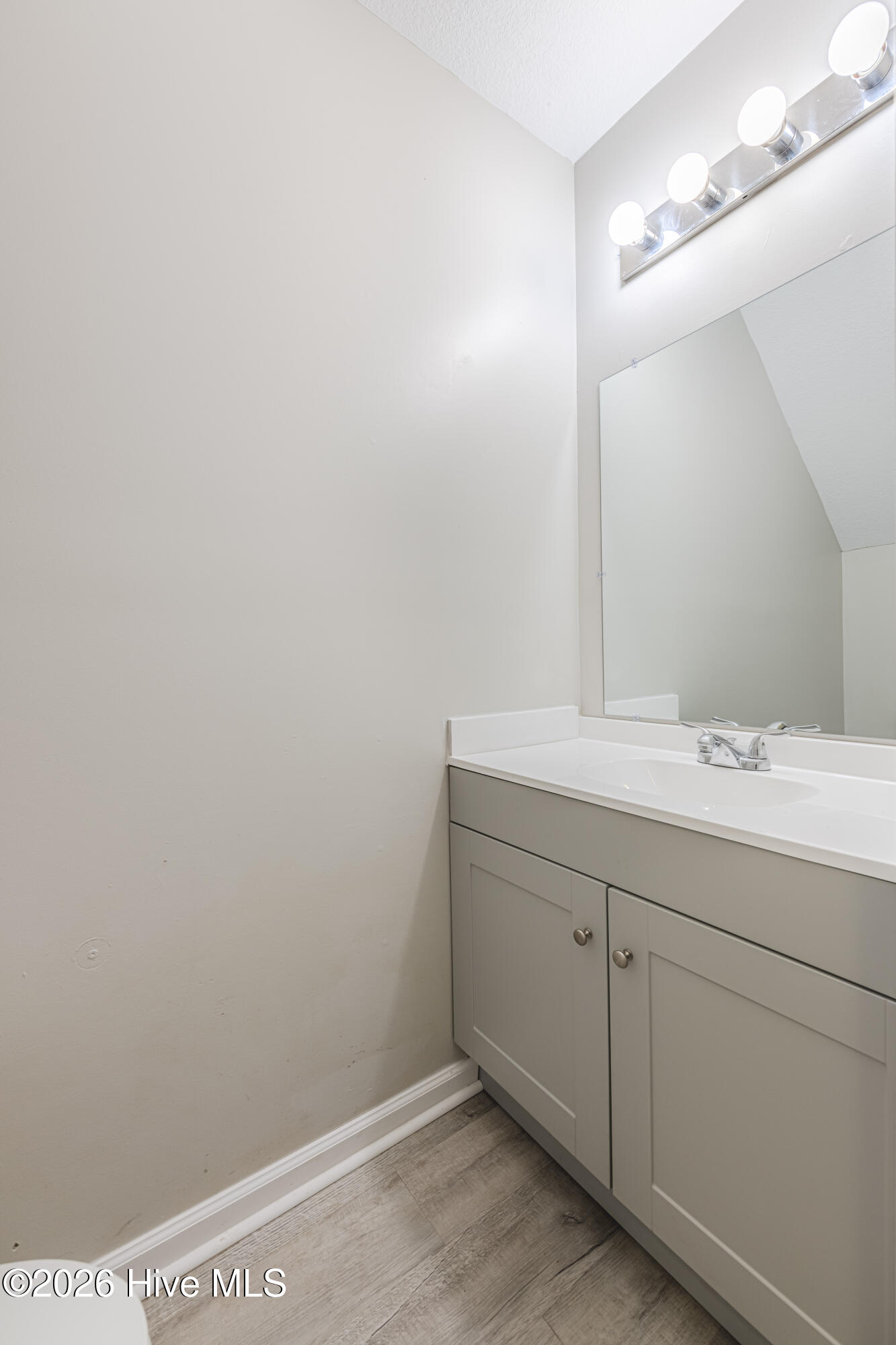 213 Loren Road Hubert, NC 28539 - Photo 33 of 78 Upstairs full bathroom