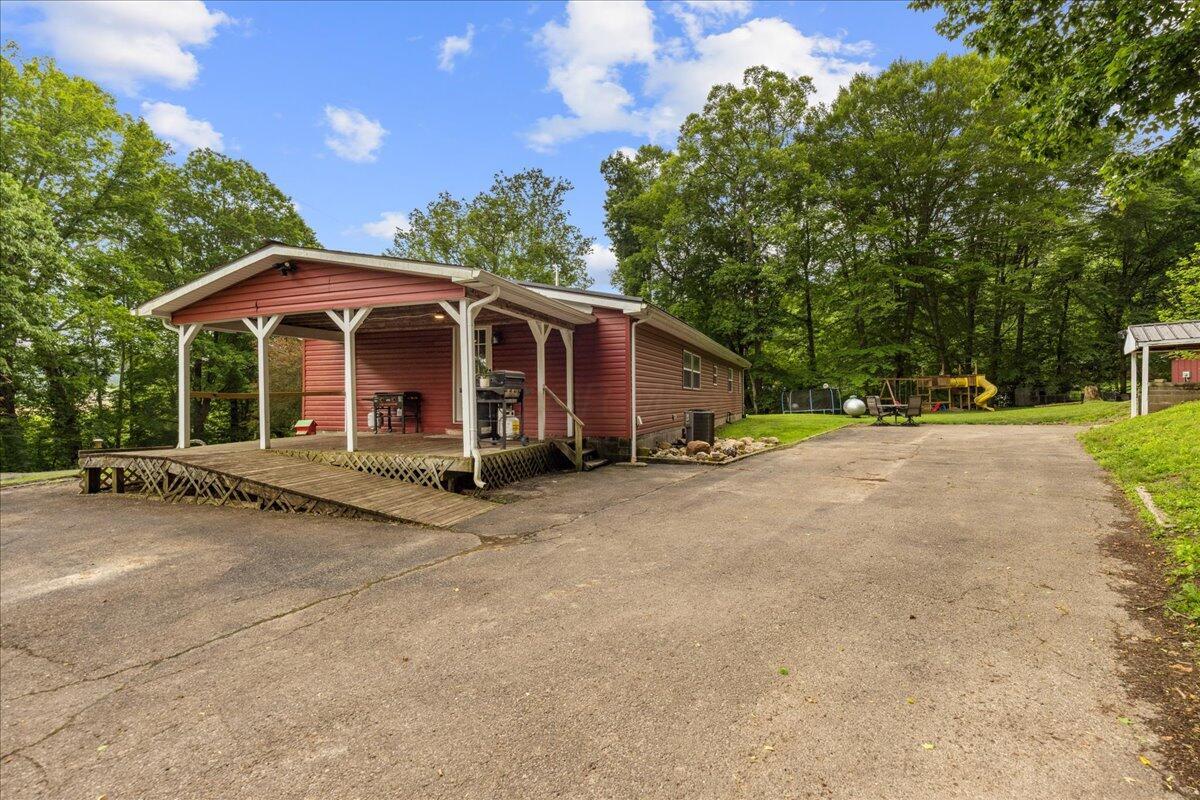 5895 Swartz Mill Road Southeast Sugar Grove, OH 43155 - Photo 4 of 38 Side Entrance with Parking