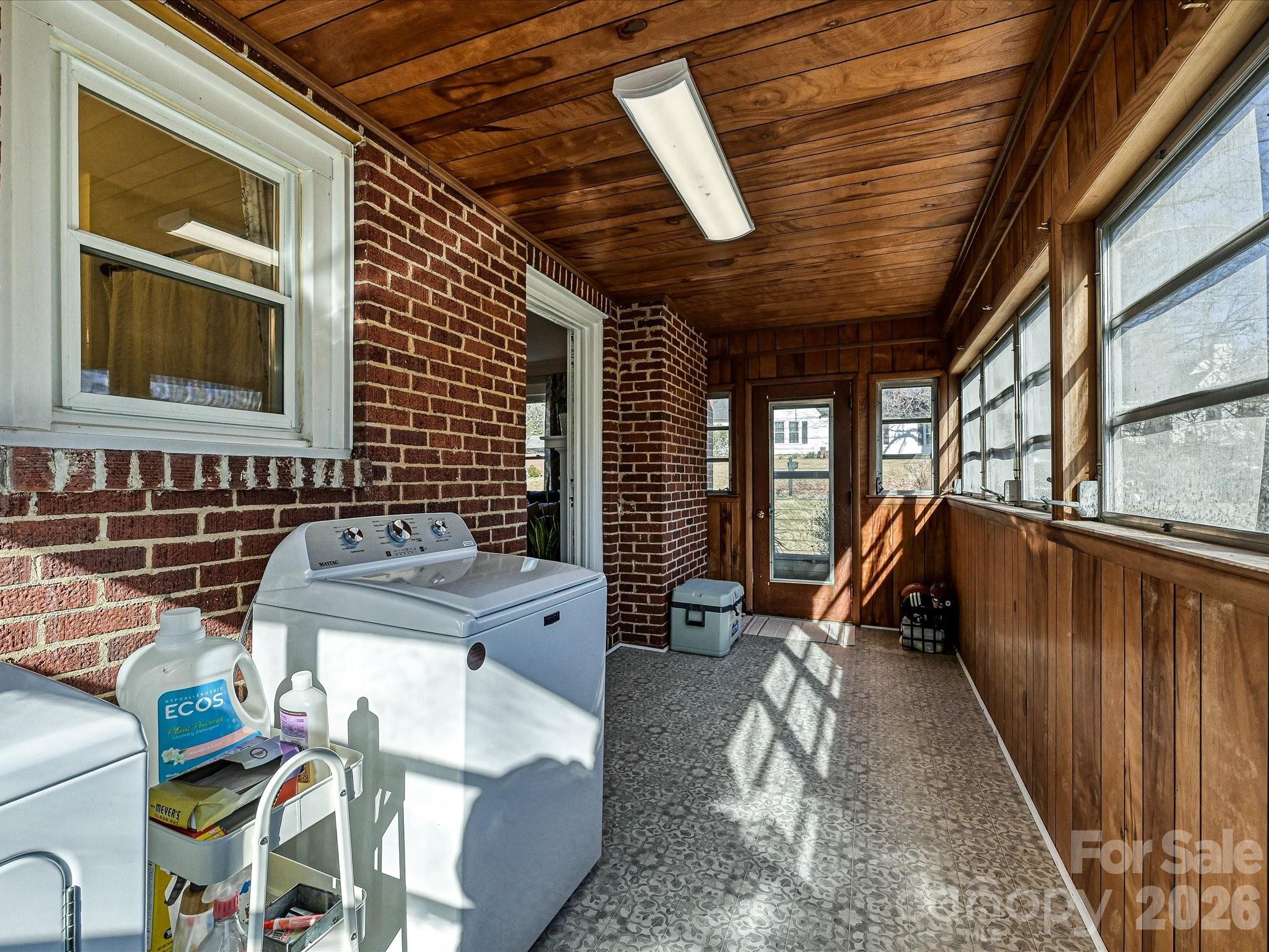 309 William Street Kannapolis, NC 28081 - Photo 30 of 38 a view of balcony with couch