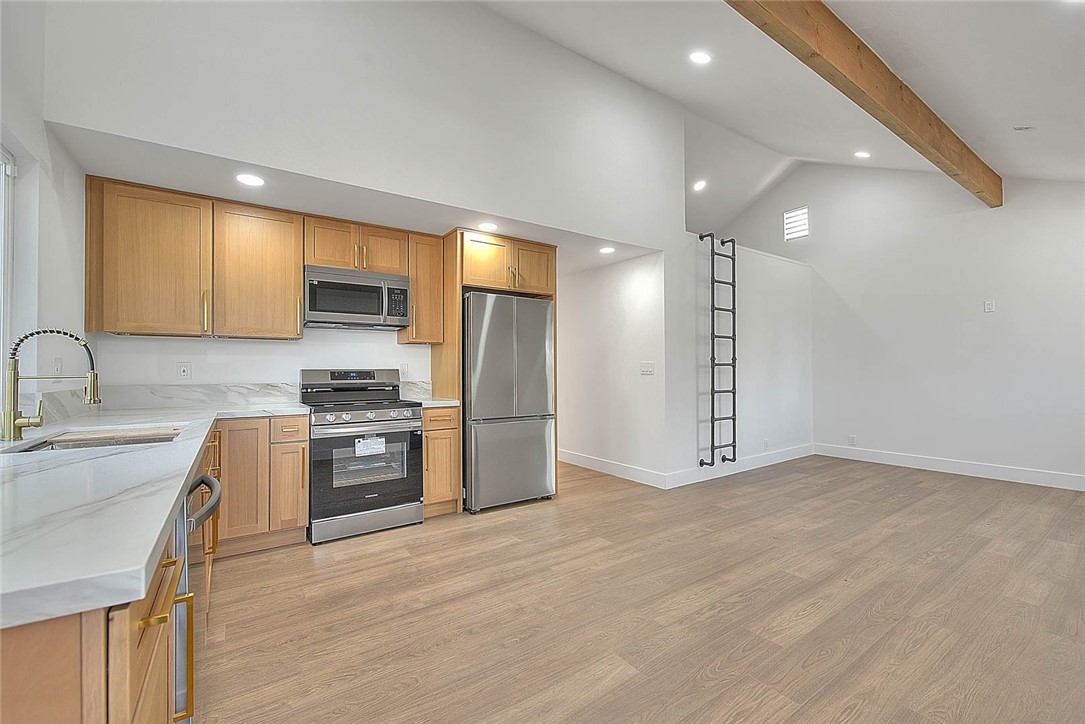 4472 Forest Street Riverside, CA 92507 - Photo 3 of 24