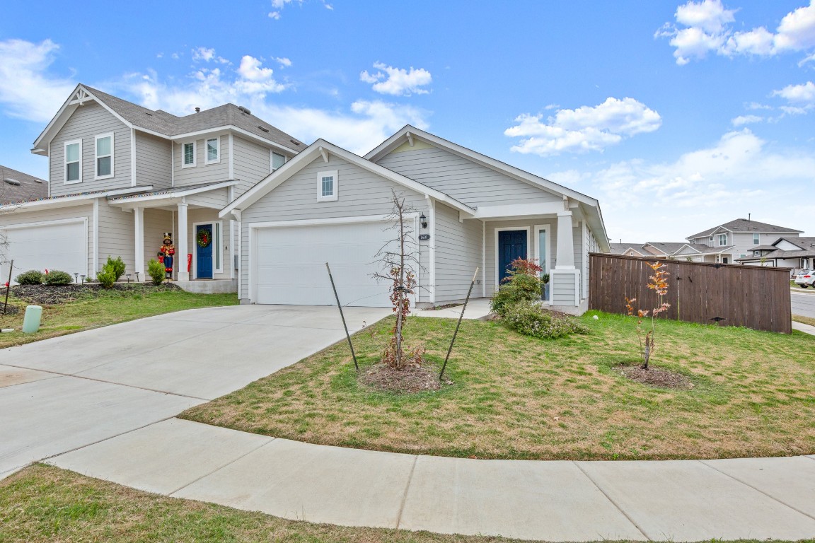 5601 Respinto Drive Austin, TX 78747 - Photo 17 of 17 a view of a yard in front of house