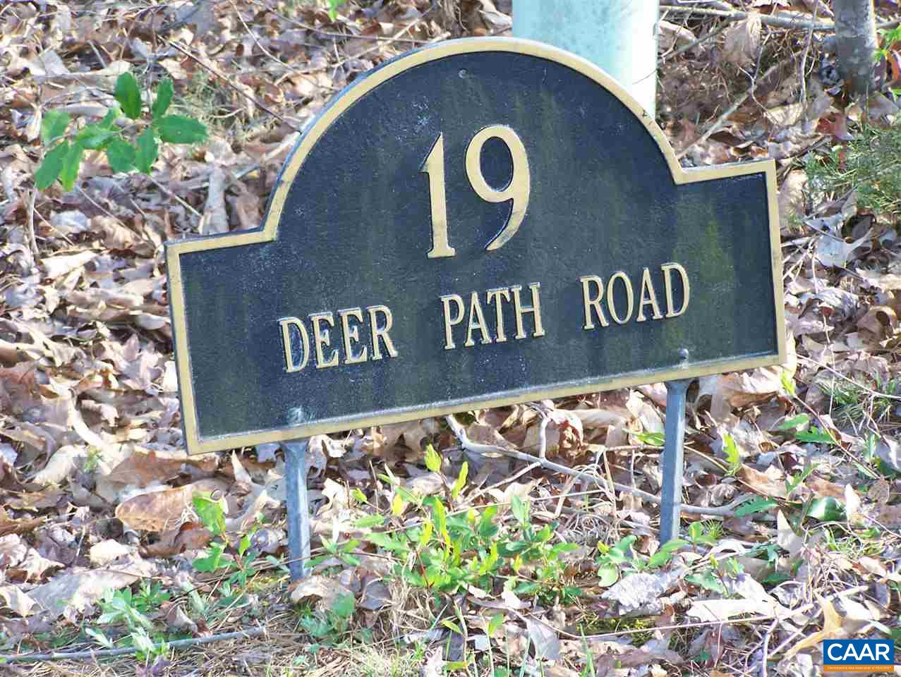 19 Deer Path Road Palmyra, VA 22963 - Photo 3 of 50 a sign that is on the side of a tree