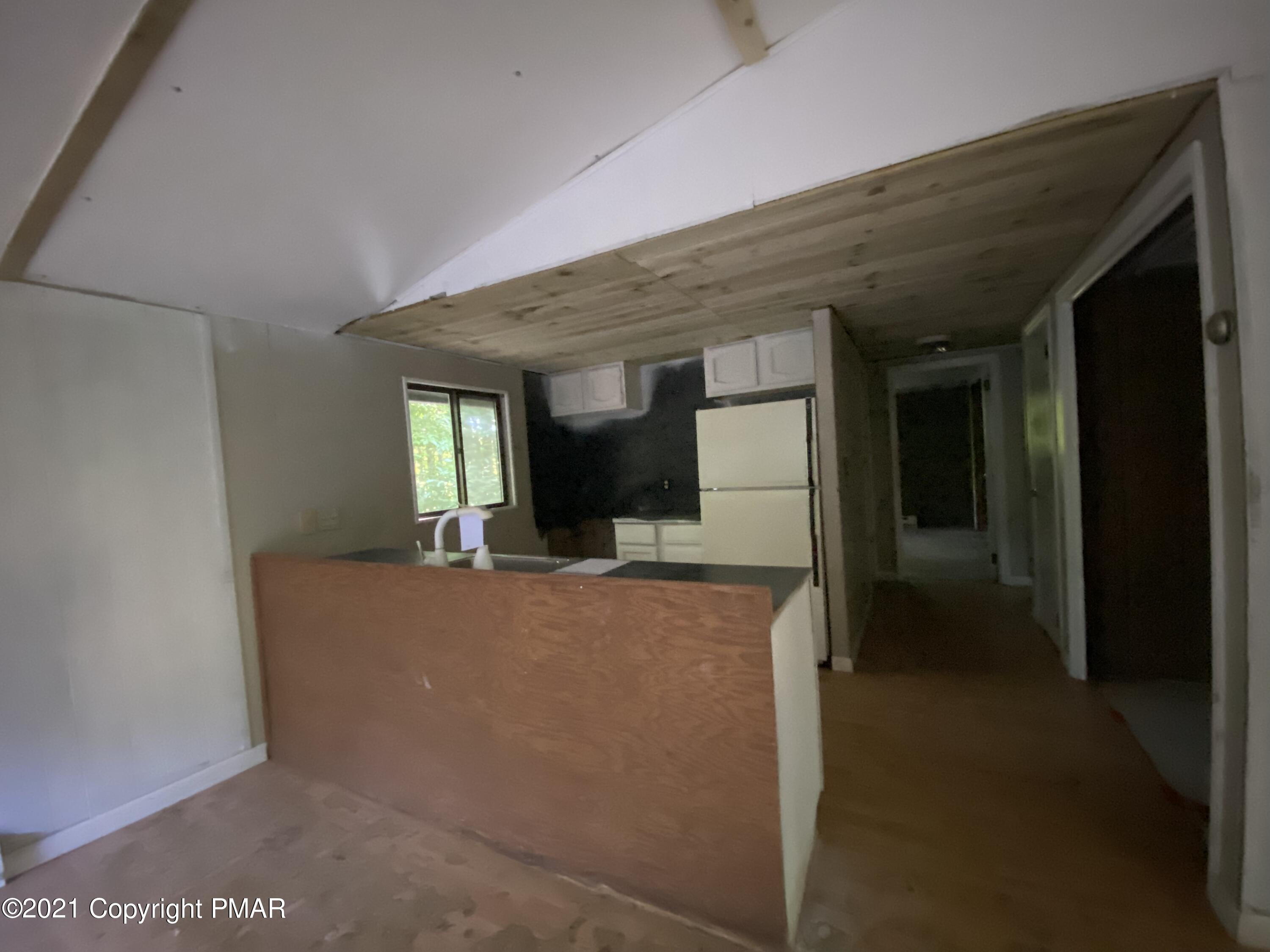 1194 Deer Run Pocono Pines, PA 18350 - Photo 10 of 14 a view of living room